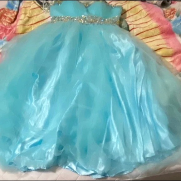 Prom dress - Picture 3 of 4